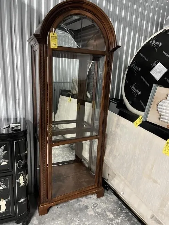 WOOD & GLASS DISPLAY CABINET WITH LIGHTS & MIRRORE