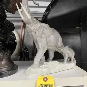 LLADRO - ELEPHANT WITH BABY