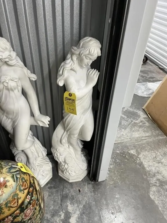 STONE WOMAN STATUE