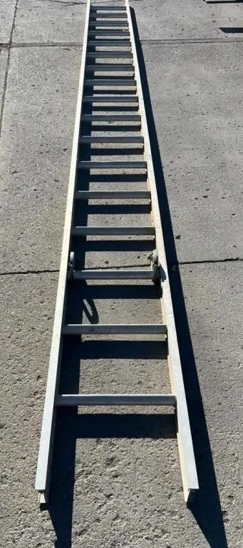 18ft Aluminum Ladder. #C