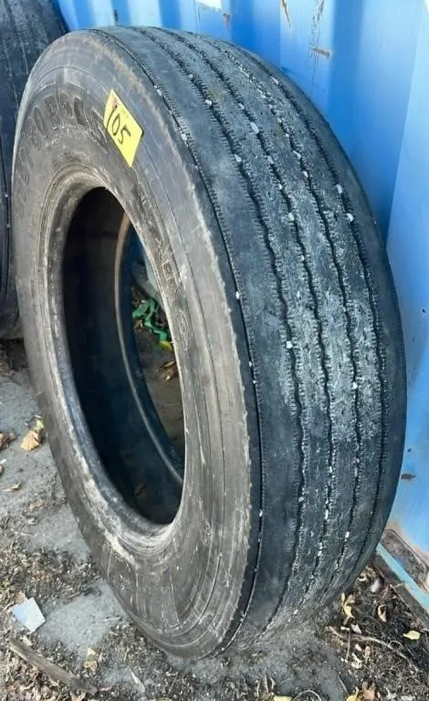 Michelin 275/80R24.5 Truck Tire. #C