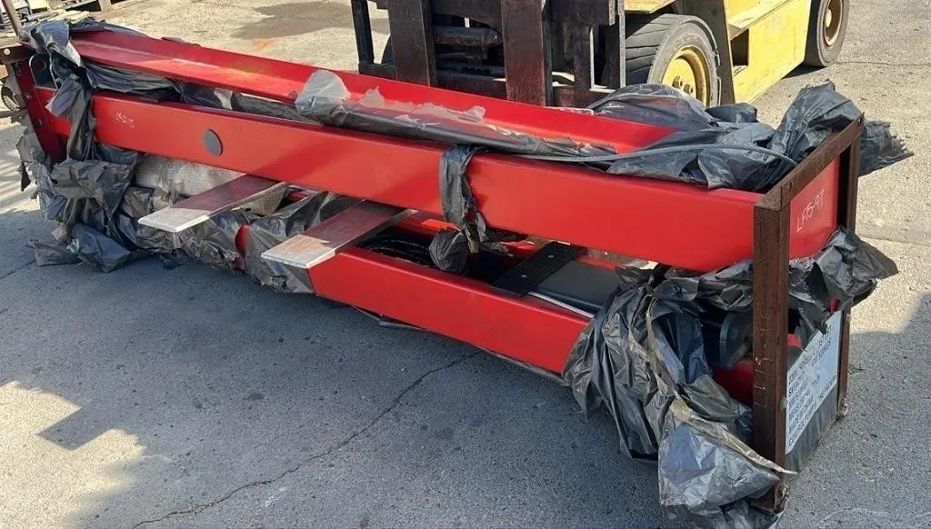 Unused 2 Post Car Lift, 220V, 2200LBS Capacity.