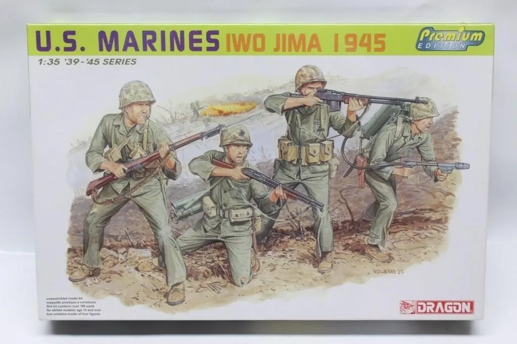 Dragon 1:35 U.S. Marines Iwo Jima 1945 Model Kit