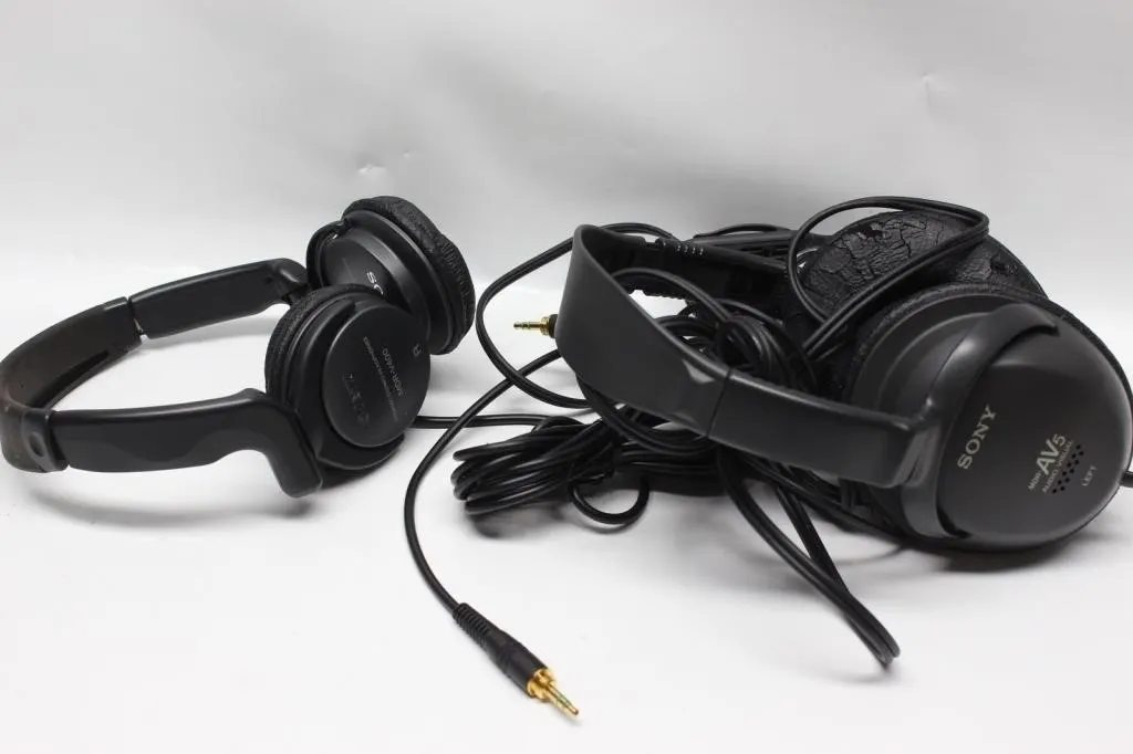 Sony MDR-V400 & MDR-AV5 Headphones