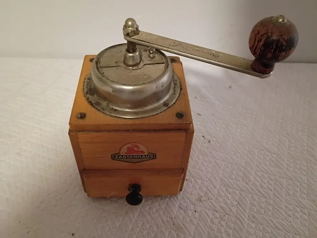 VINTAGE ZASSENHAUS GERMAN COFFEE GRINDER