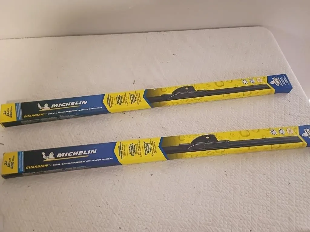 LOT OF 2 22 INCH PREMIUM MICHELIN WIPER BLADES