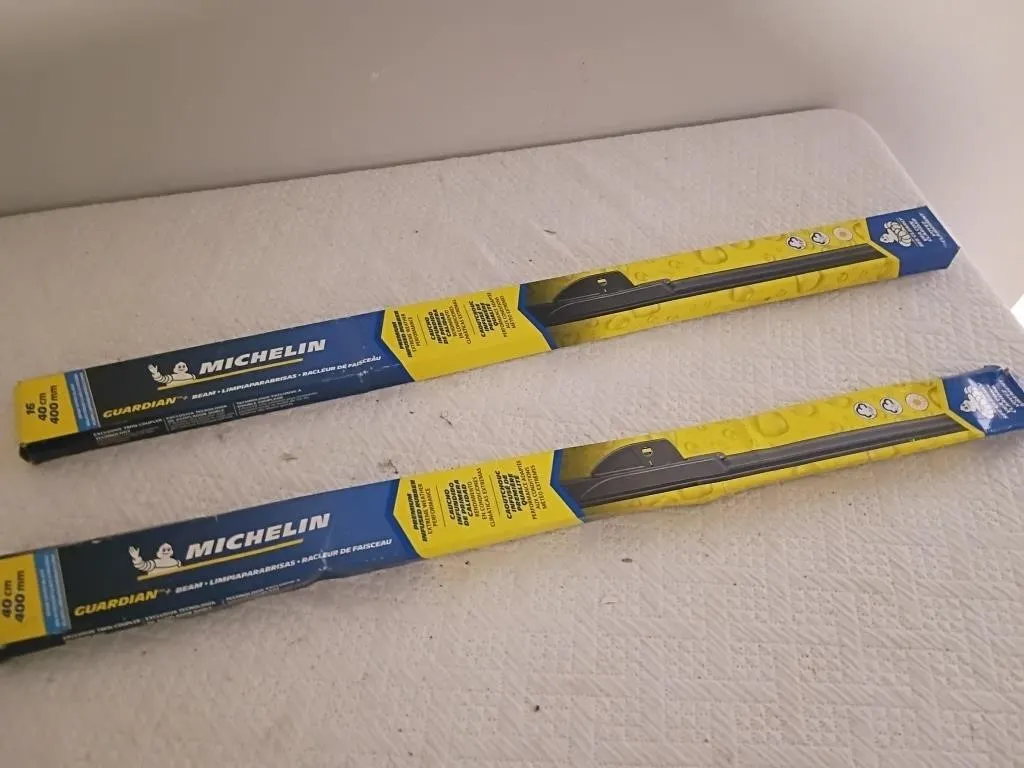 LOT OF 2 16 INCH PREMIUM MICHELIN WIPER BLADES