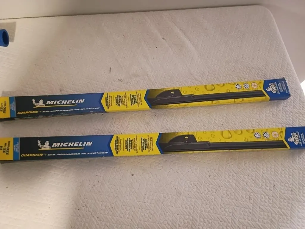 LOT OF 2 14 INCH PREMIUM MICHELIN WIPER BLADES