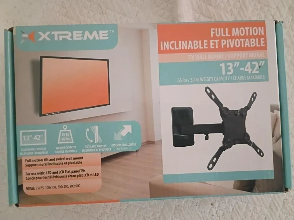 FULL MOTION TILT AND SWIVEL TV WALL MOUNT