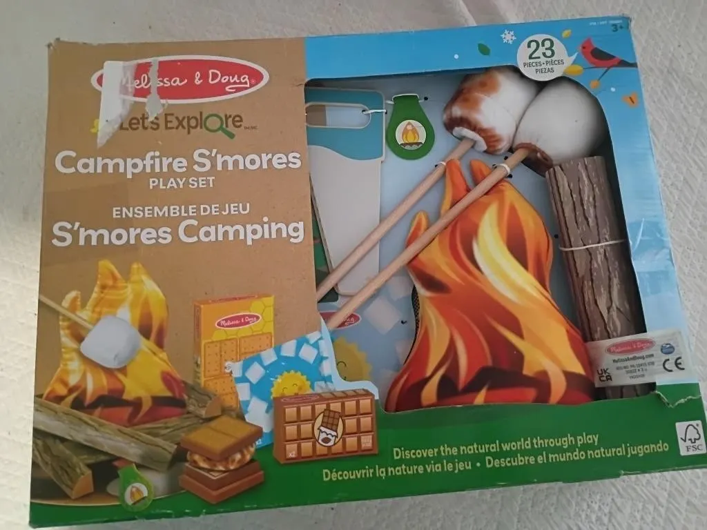 CHILDS CAMPFIRE S'MORES PLAY SET