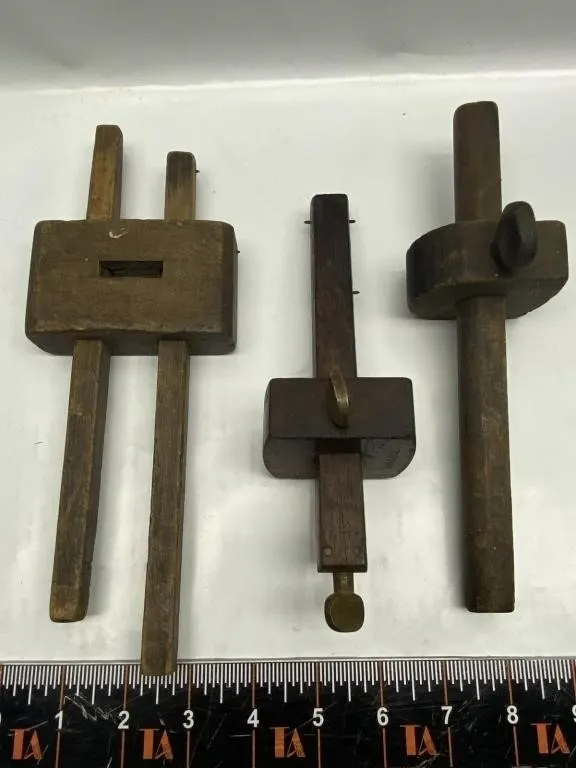 Antique wooden marking gauges (3 pieces)