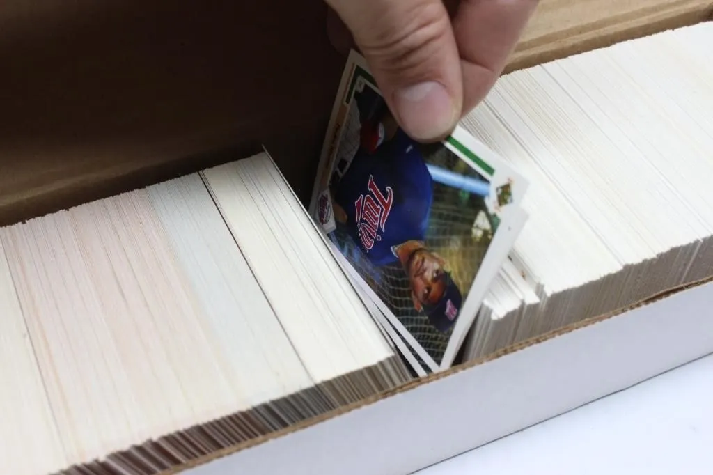 Vintage Baseball & Hockey Card Lot Box
