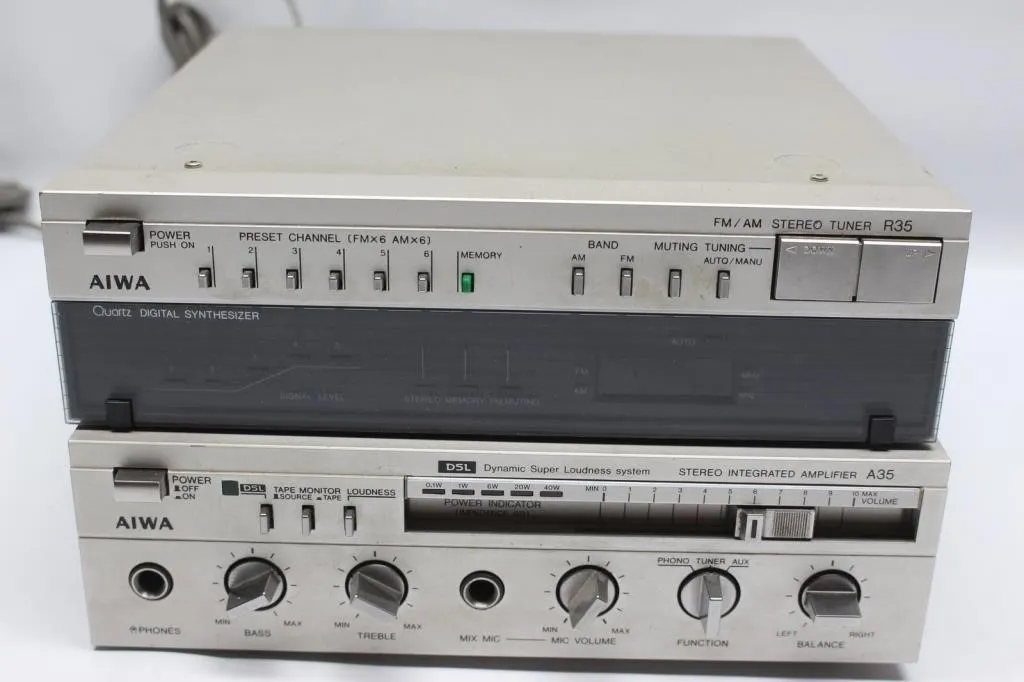 AIWA R35 Tuner & A35 Stereo Amplifier
