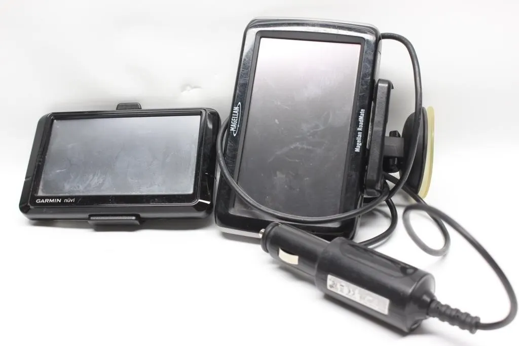 Garmin nüvi & Magellan RoadMate GPS units with