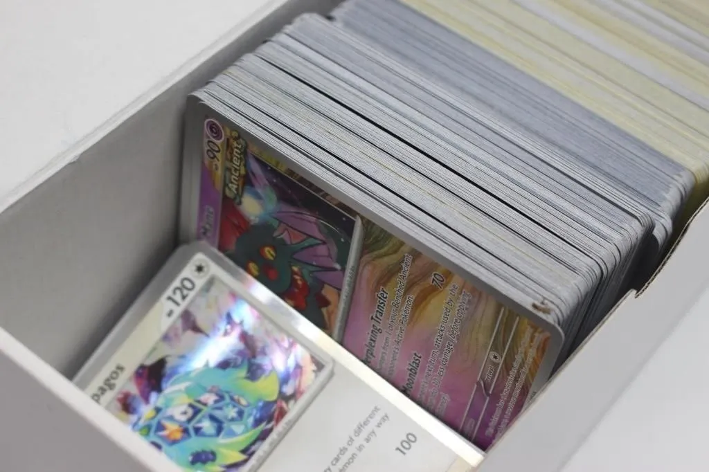 Pokémon TCG Card Lot in Storage Box