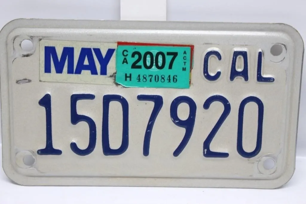 2007 California Motorcycle License Plate 15D07920