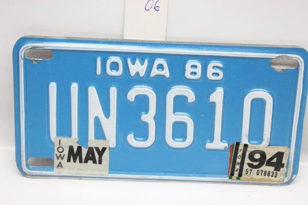 1986 Iowa License Plate UN3610 with May 1994 Tabs