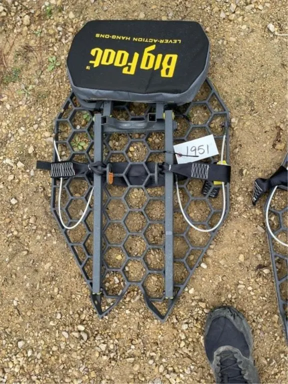 Bigfoot Hang-on Stand
