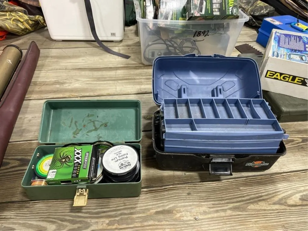 Empty Tacklebox & box w/fishing line