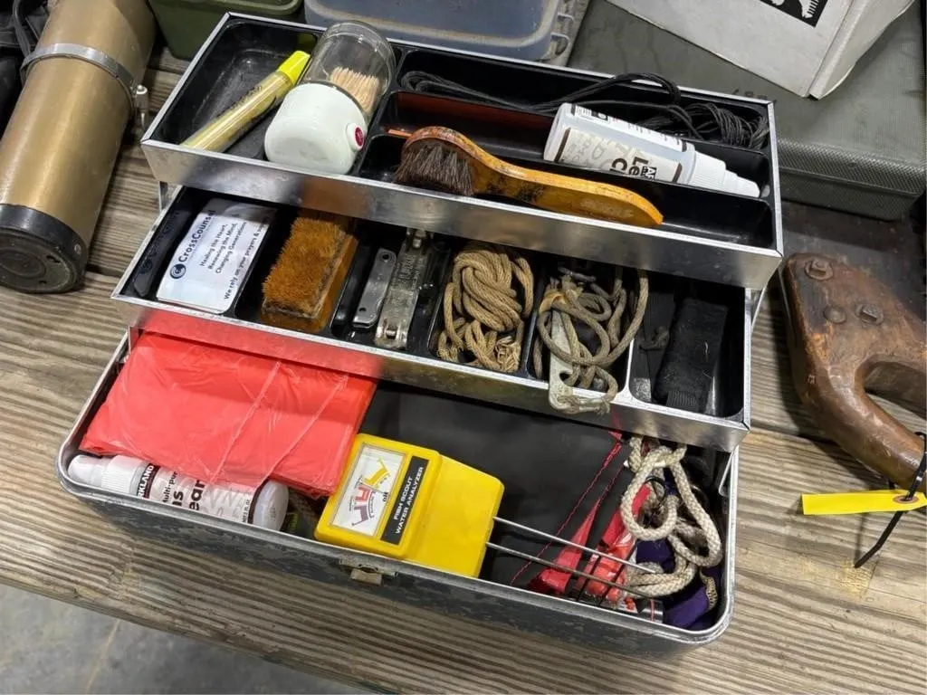Tacklebox w/gun cleaning supplies