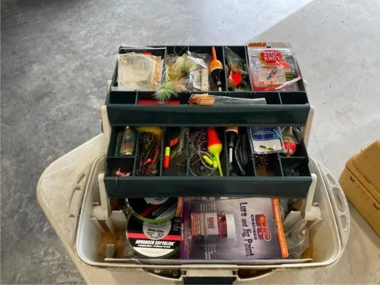 Tacklebox w/tackle