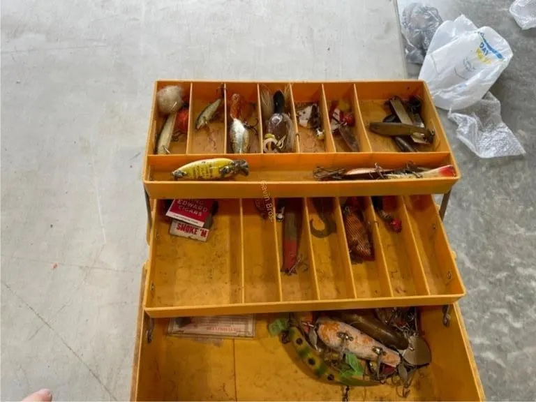 Tacklebox w/tackle