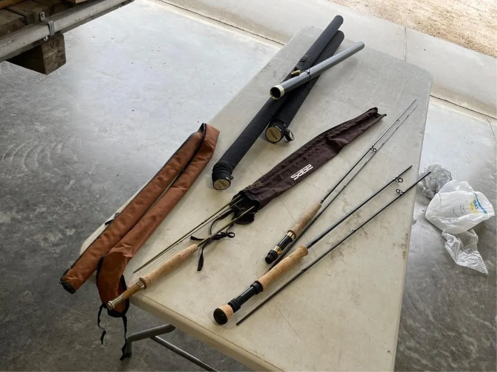 (2) St Croix Holders w/1 St Croix Rod