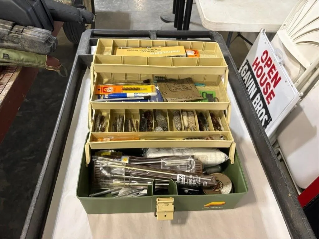 Tacklebox w/gun cleaning supplies