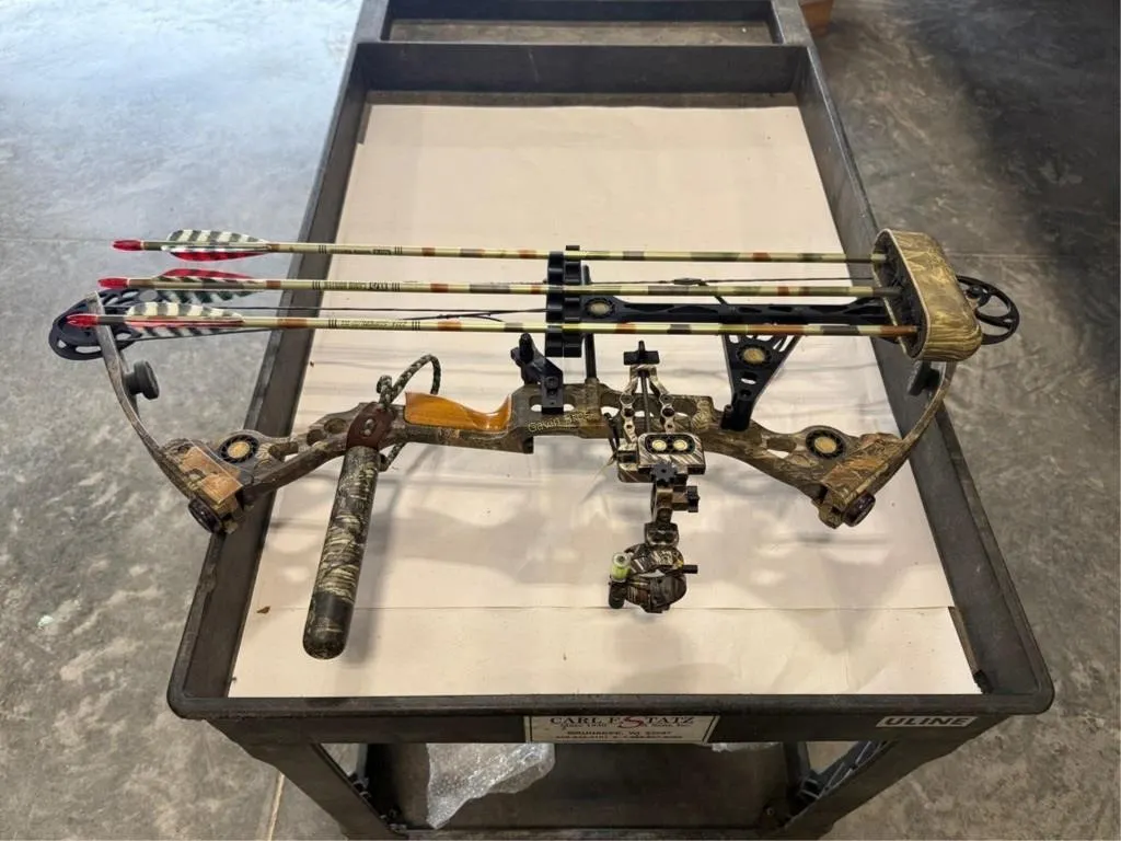 Matthews Solo Cam Compound Bow w/arrows
