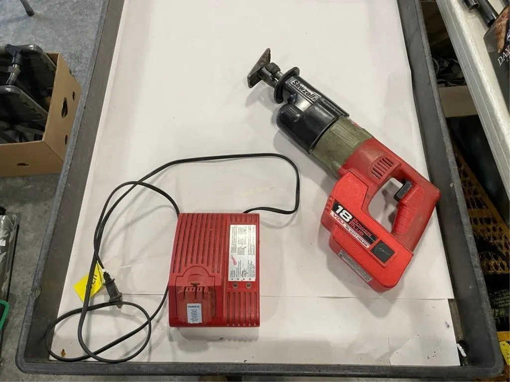 Milwaukee Sawzall w/battery & charger