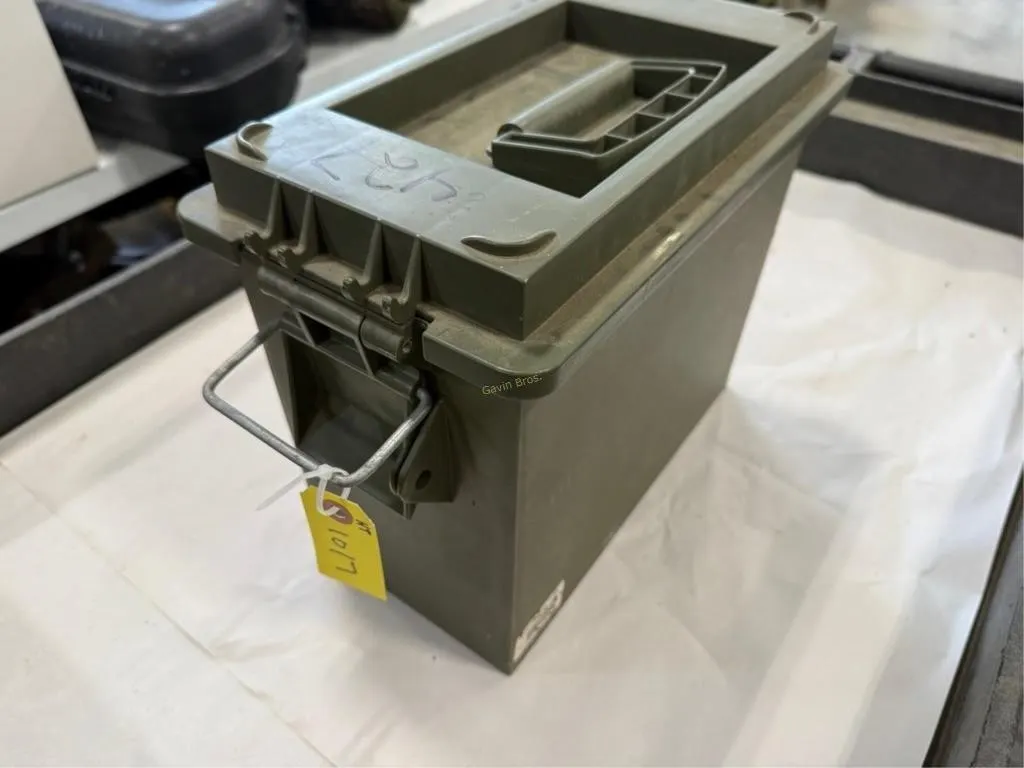 Ammo Can w/Mag Pouches, Holders, Mag