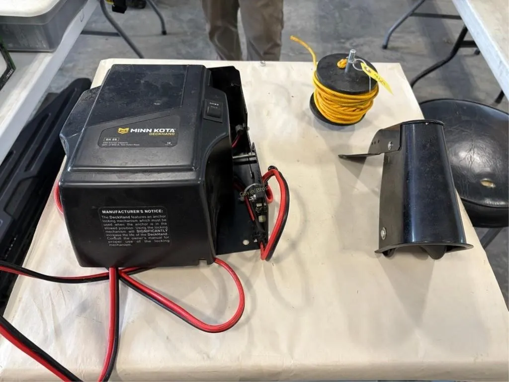 Minn Kota Deck hand DH25 anchor system