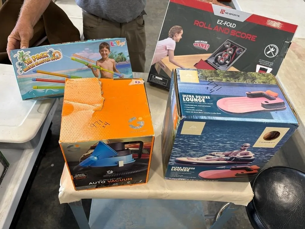 game-water guns-water float, etc