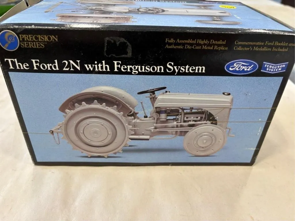 Ford 2N Tractor Precision 1/16
