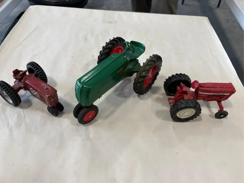 Oliver, IHC tractors