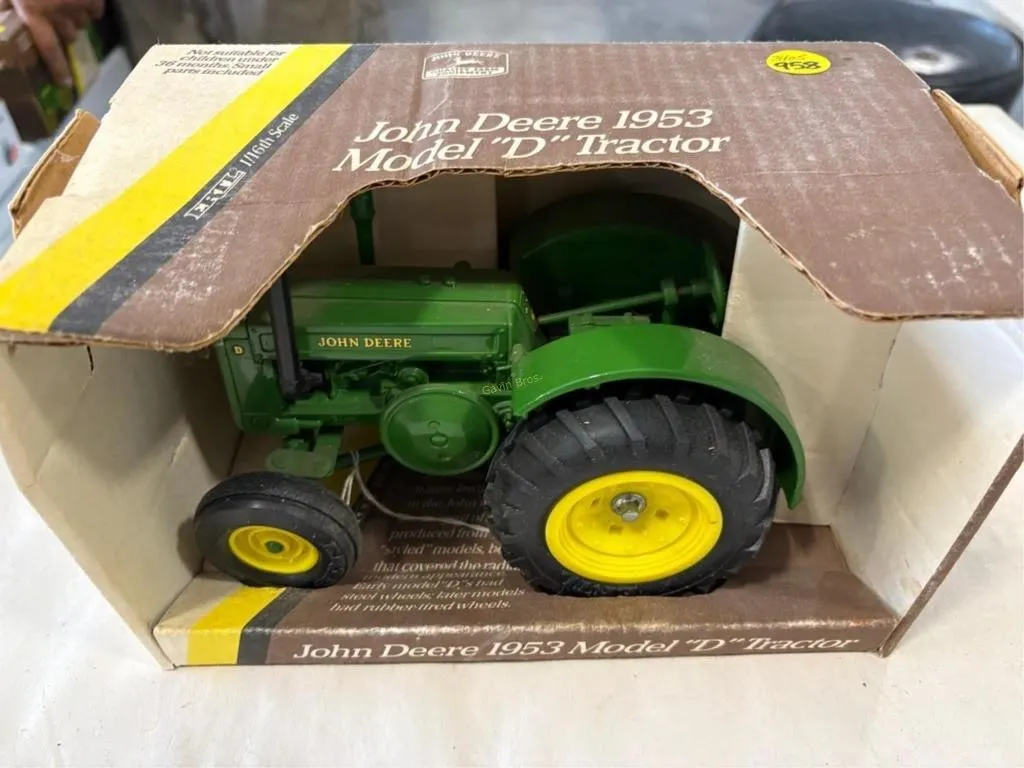 John Deere 1953 D Tractor, 1/16