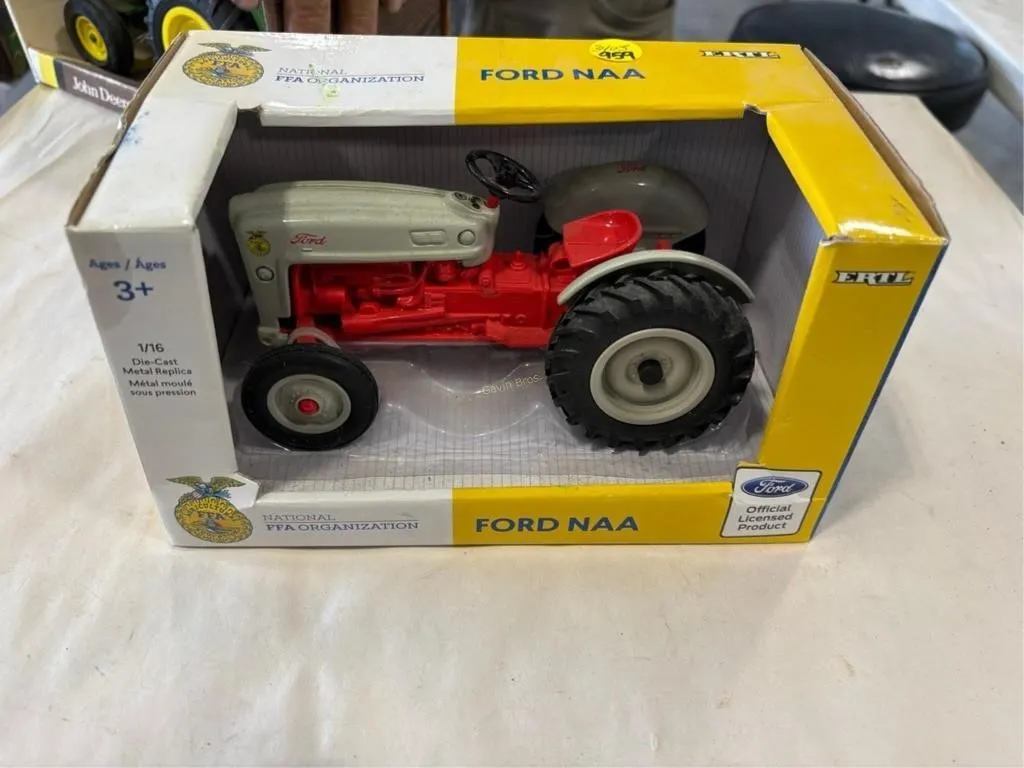 Ford NAA Tractor 1/16