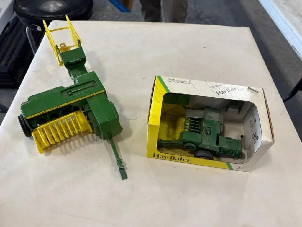2-John Deere square balers