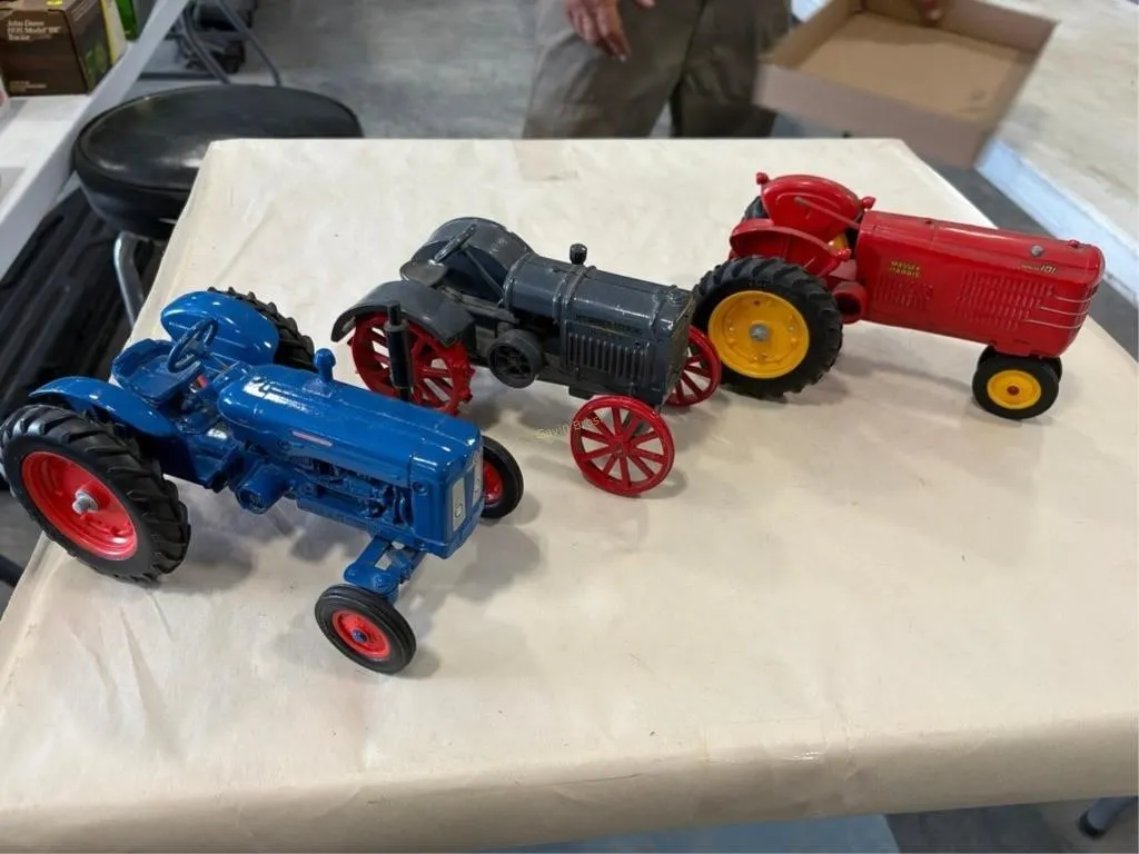Fordson, Massey Harris, International tractors