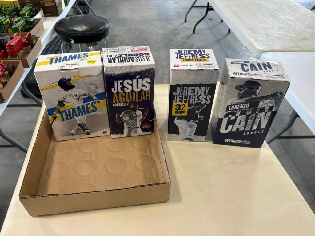 4-Milw Brewer Bobble heads