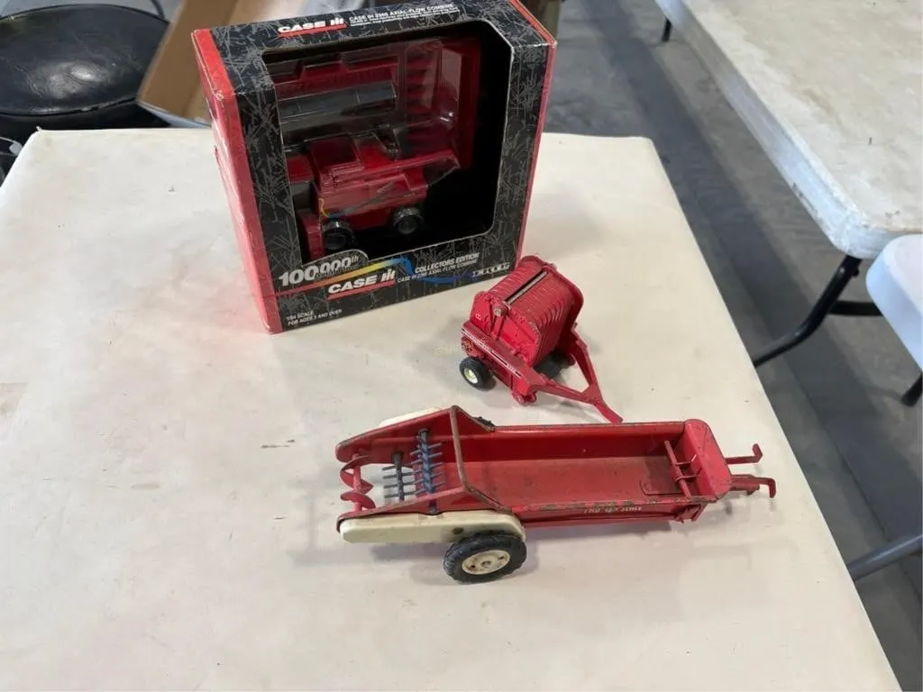 Tru Scale manure spreader; Case combine