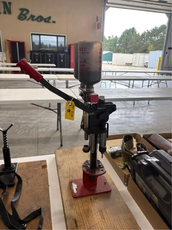 Versa -MEC reloader