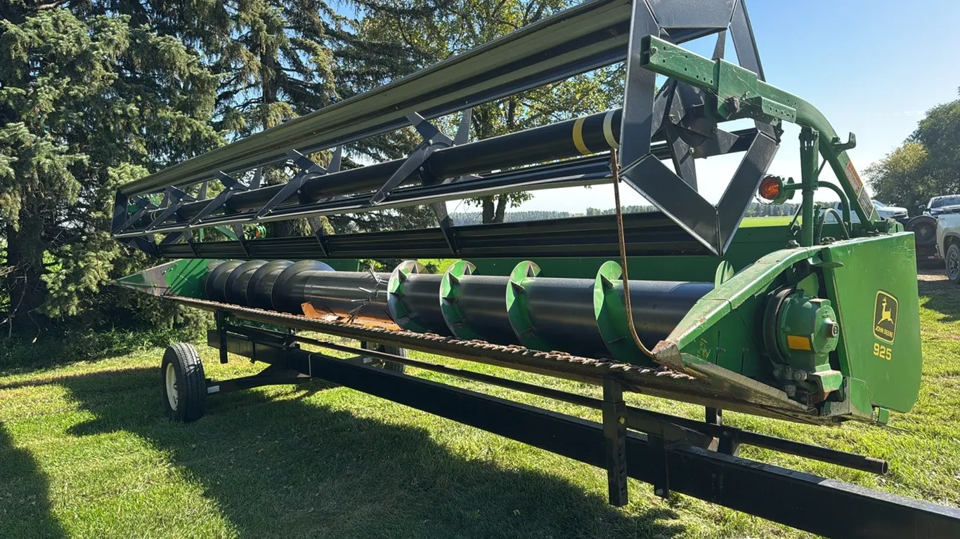 John Deere 925 25’ rigid head