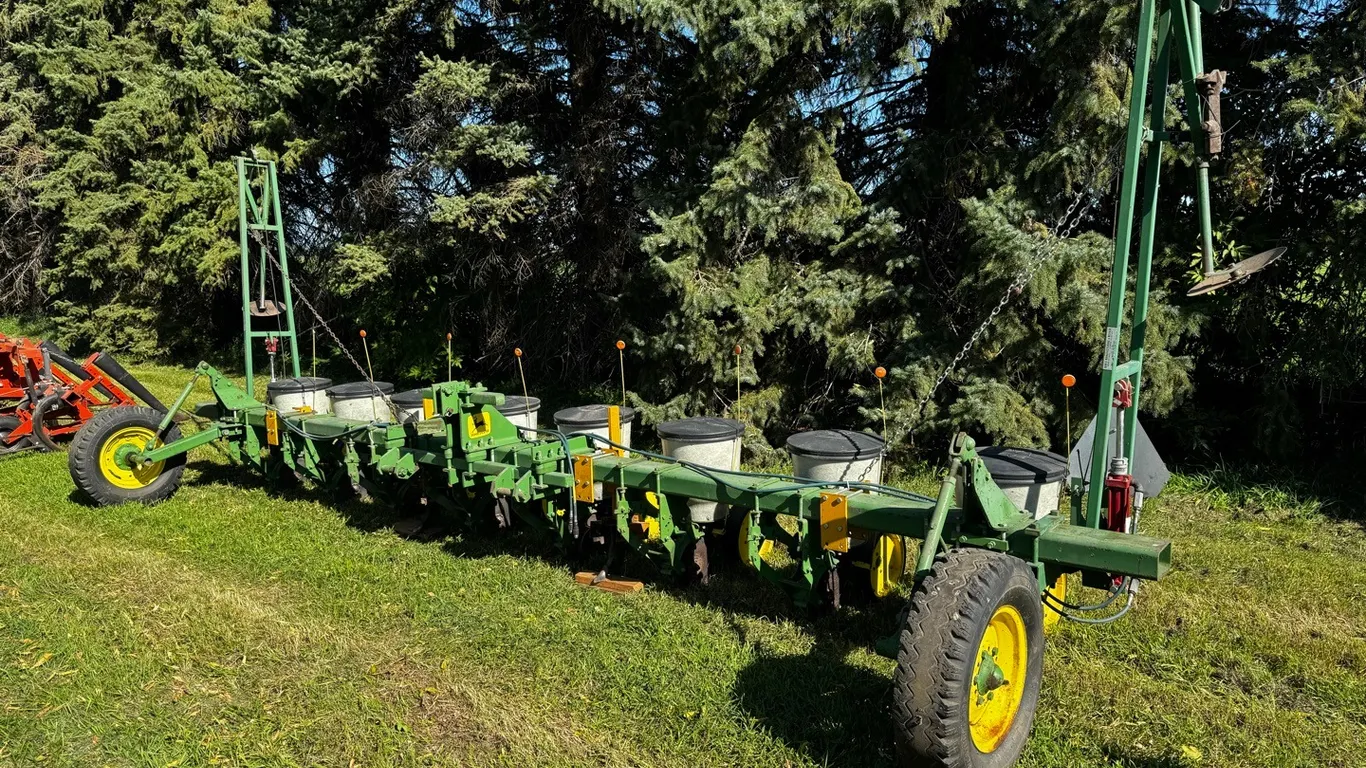 John Deere 71 8R30 3pt planter