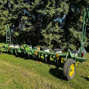 John Deere 71 8R30 3pt planter