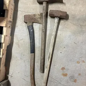 Sledge Hammer, Axes