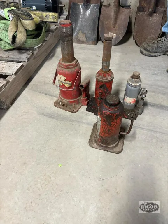 4 Hydraulic Jacks