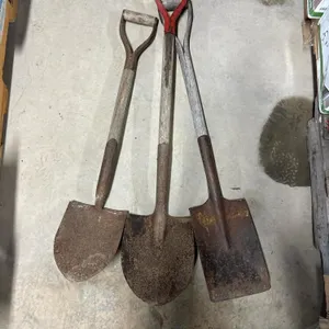 3 Shovels