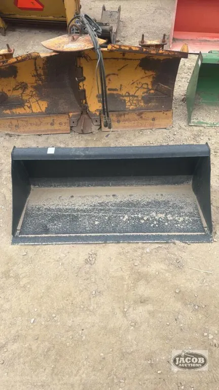 Unused 48in material bucket