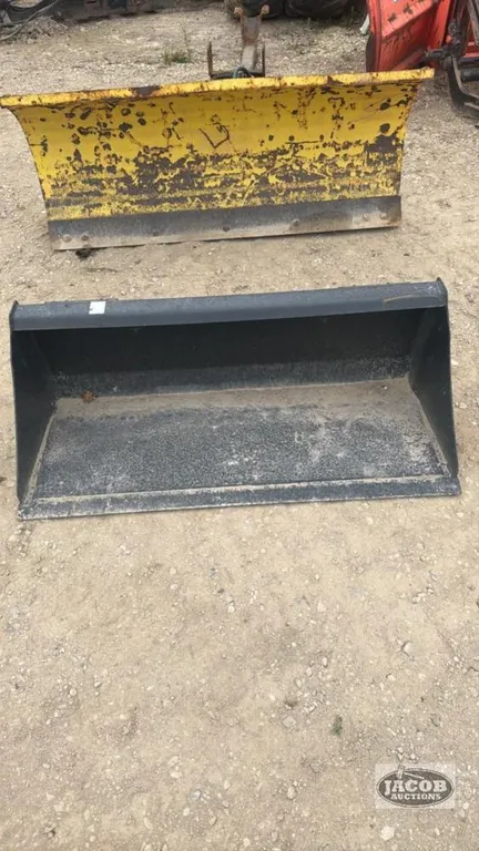 Unused ALo 48inch material bucket